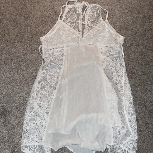 3 Nightgowns/Lingerie - Picture 7 of 11